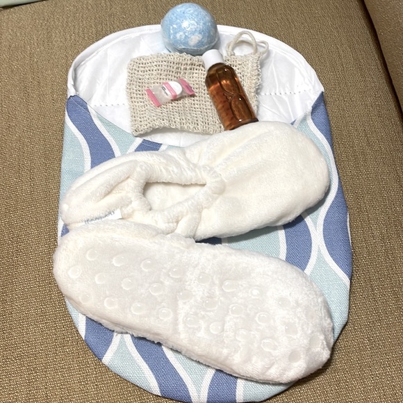 Spa Tote - Picture 3 of 7